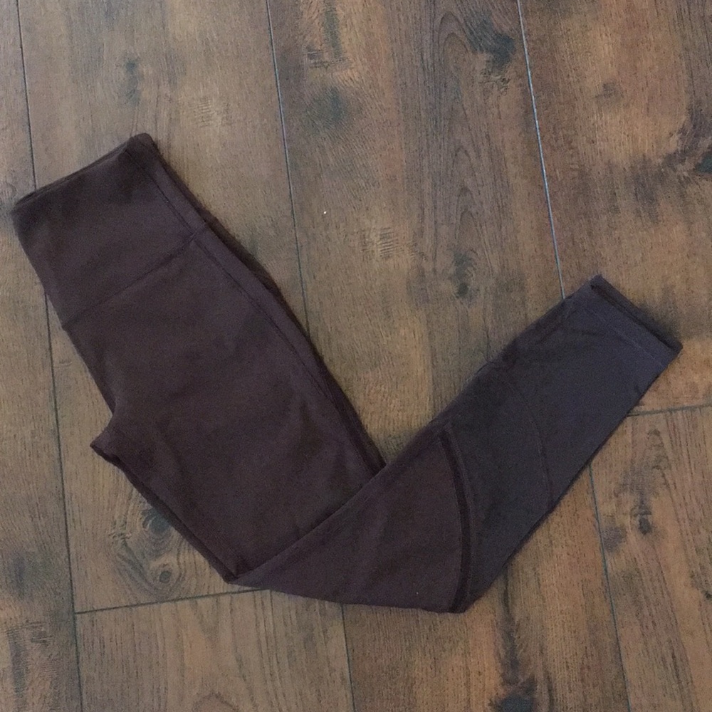Lululemon 7/8 “Fresh in Mesh” size 4